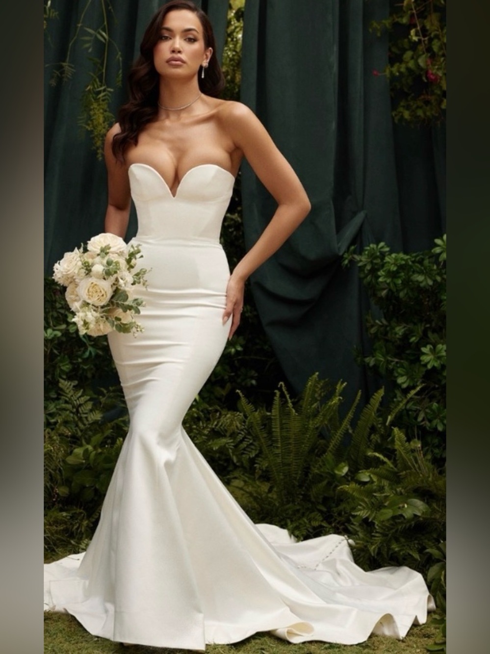 HOUSE OF CB 'Giselle' Ivory Satin Strapless
Bridal Gown Wedding Dress